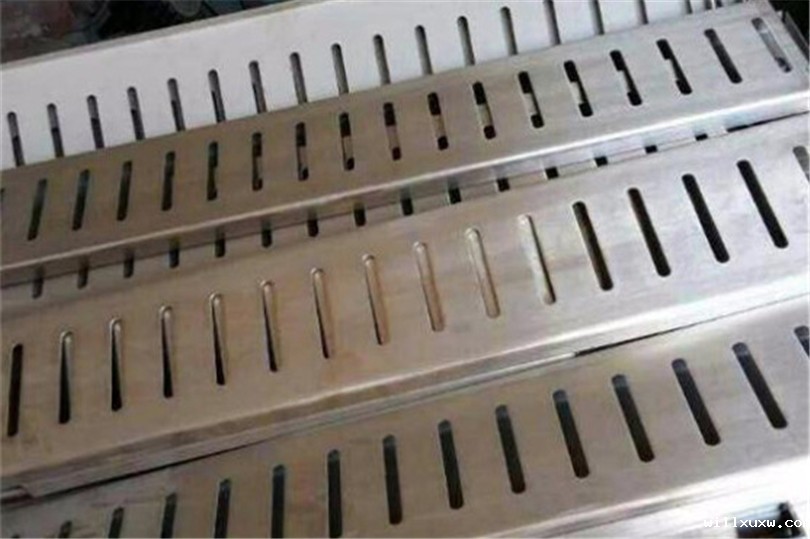 冲孔网板排水板